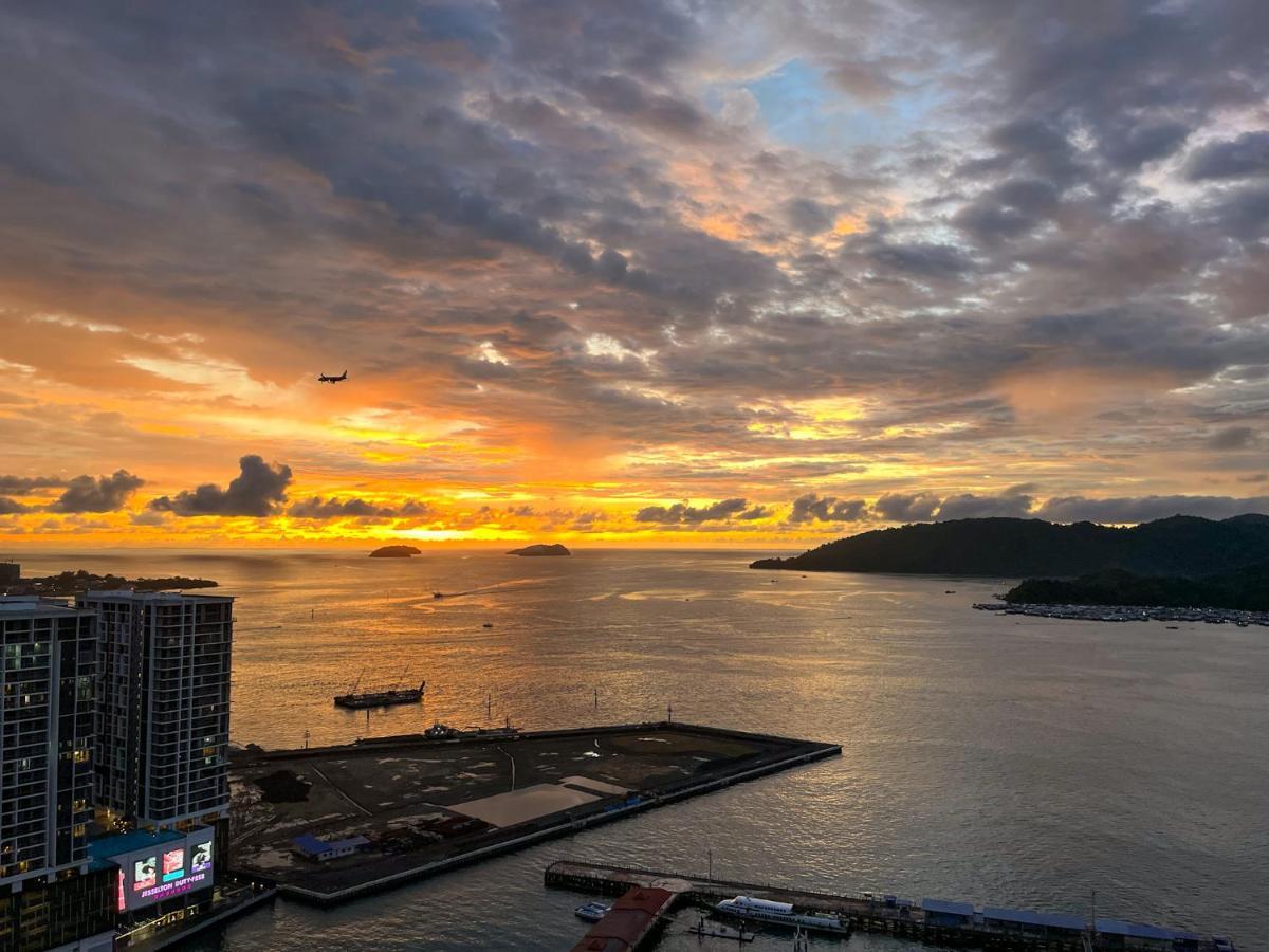 Jesselton Point Seaview Homestay Kota Kinabalu Ngoại thất bức ảnh